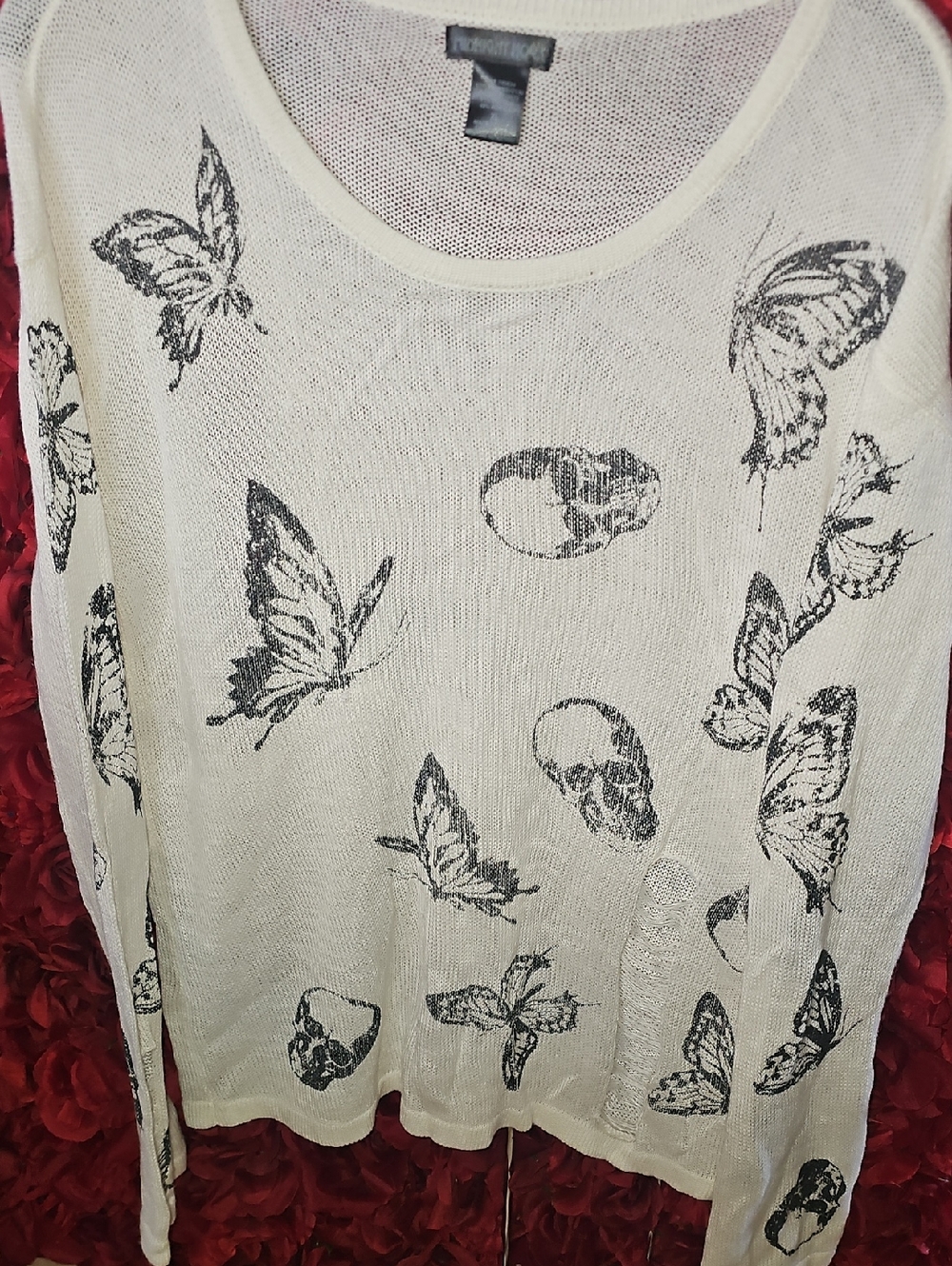 Midnight Hour Women’s Cream/Black Butterfly & Skull Print Lightweight Sweater XL